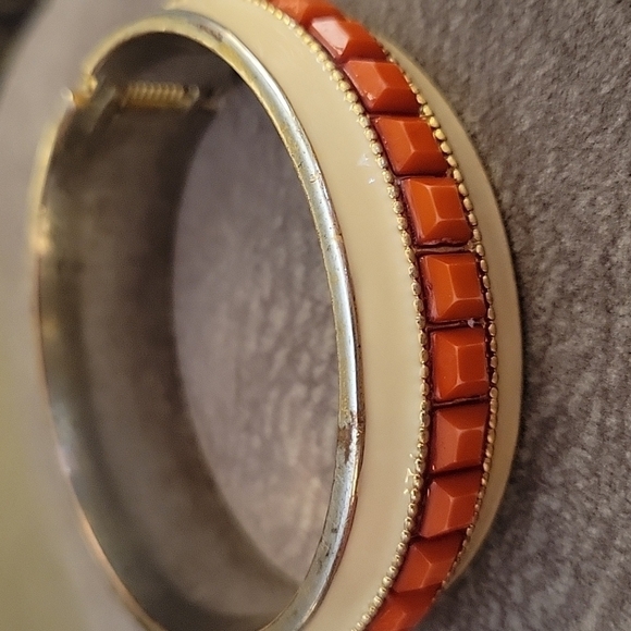 Vtg Mid-Century Atomic Enamel Brass Chunky Clamper Bangle Castlecore Bracelet - Picture 4 of 7